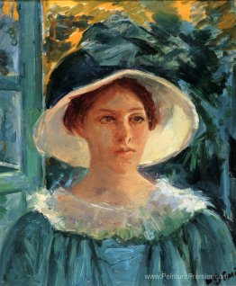 Jeune femme en plein air au soleil