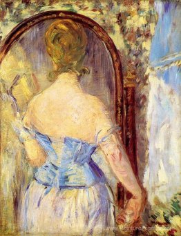 Femme avant un miroir