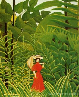 Femme en rouge dans la forêt