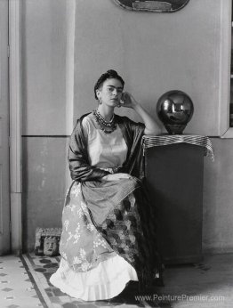 Frida avec Globe, Coyoacan, Mexique