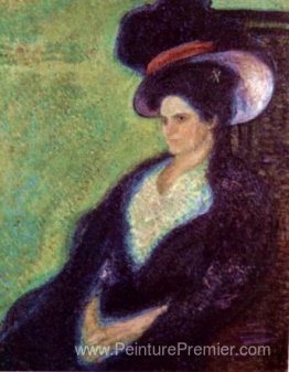 Femme avec un chapeau à plumes