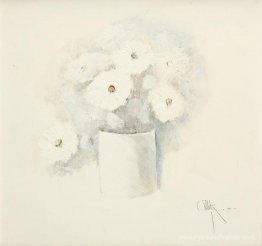 Vase avec des fleurs blanches