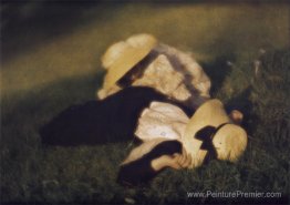 Mlle Mary et Edeltrude allongées dans l'herbe