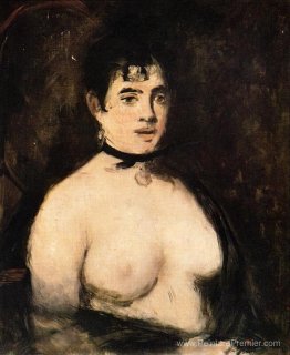 Brune avec des seins nus