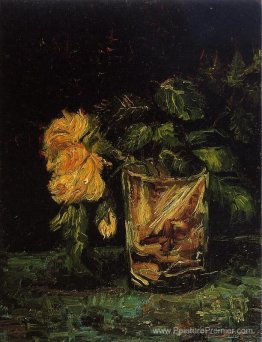 Verre avec des roses