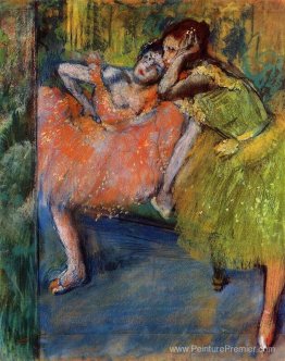 Deux danseurs dans le hall