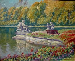 Lac et jardins avec paysage statuaire