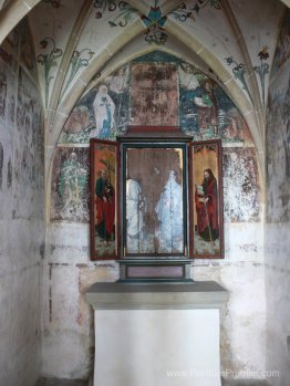 Triptych: Interle gauche Saint-Philippe, St. James le Grand Droi